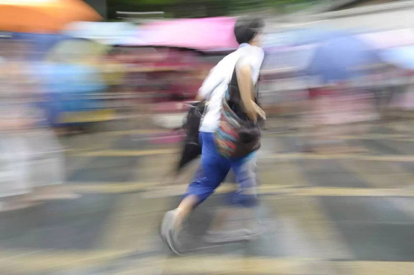 廣州暴雨突襲，高考繼續(xù)_除濕機廠家